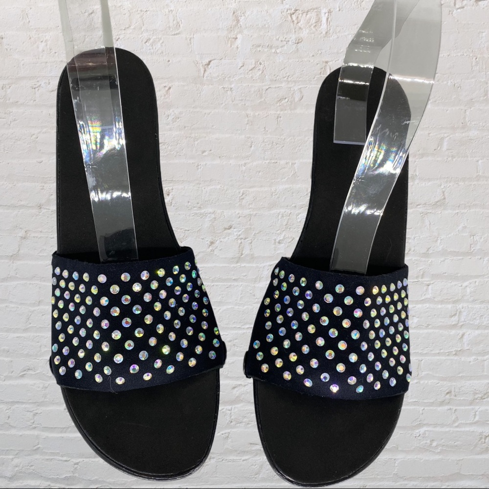 Onesole Snappy Sparkly clip on slide sandals